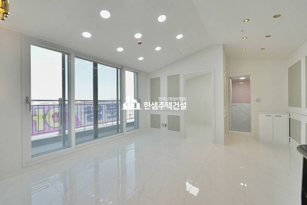 경기 파주시 상지석동 이프온 >거실2>테라스2 분양 매물번호 12639 사진 12