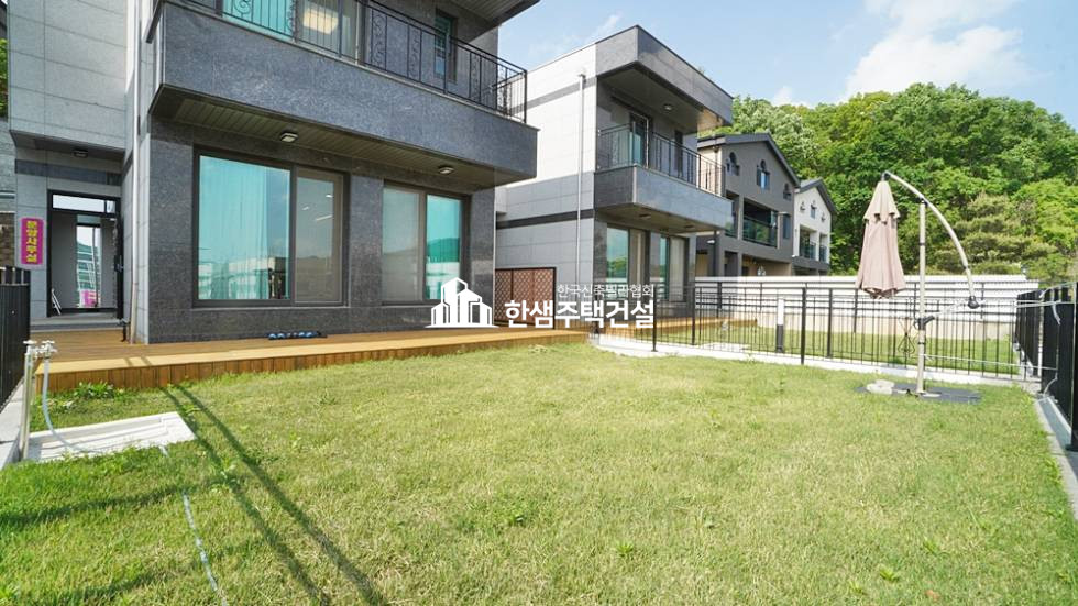 경기 광주시 오포읍 신현리 로데힐스 전원주택 B / 거실2, 방3, 앞마당 / 테라스 분양 매물번호 12300 사진 1