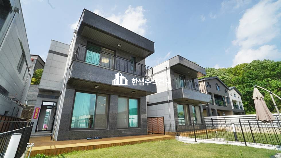 경기 광주시 오포읍 신현리 로데힐스 전원주택 B / 거실2, 방3, 앞마당 / 테라스 분양 매물번호 12300 사진 2
